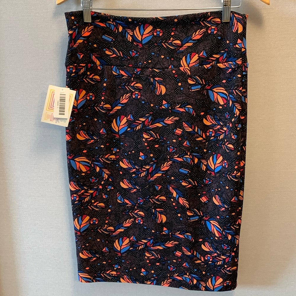 LuLaRoe Sz Lg Cassie Black multi-color  Feather design pencil skirt